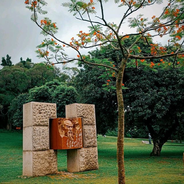 Statues & figures of Zhongshan park