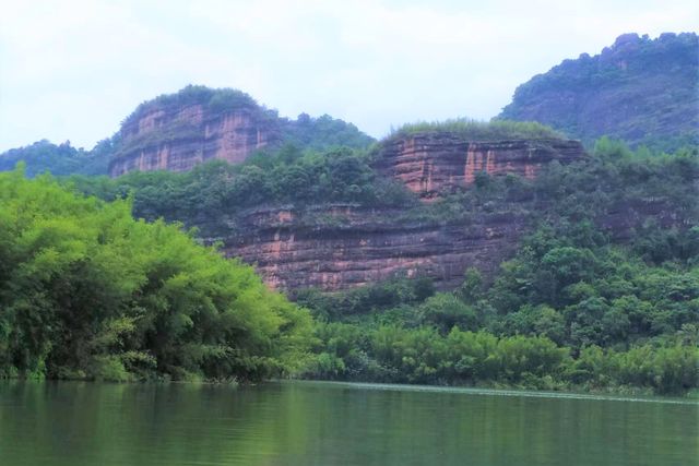 Danxia on the water