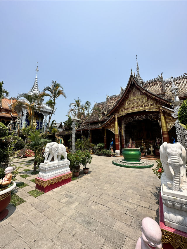 Dai cuisine and cultural performances