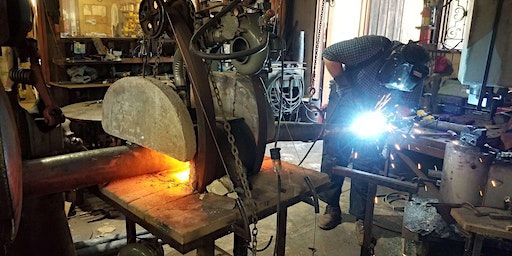 Creative welding workshop | Deer Harbor