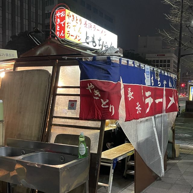 天神駅近く！　屋台ともちゃん