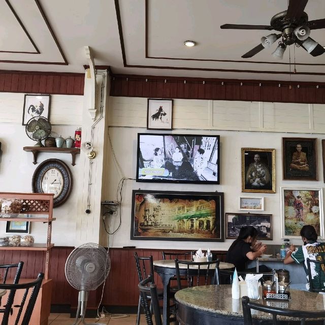 ร้านน้ำชา "โกปี๊" แหล่งรวมวัยรุ่นยุค 70s