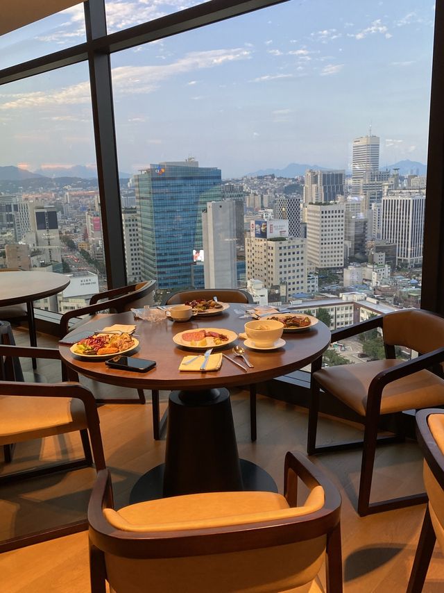 호텔의 꽃은 조식과 라운지 🍽🥂