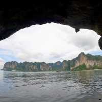 พายคายัคลอดถ้ำ สุดตื่นเต้น  ที่หาดไร่เลย์