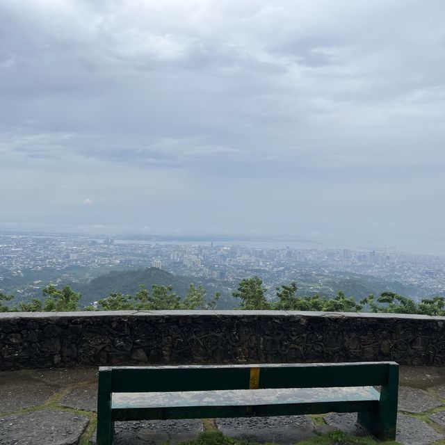 세부의 전경을 한눈에 볼 수 있는 탑스 언덕 전망대