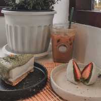 Flourist Bakehouse คาเฟ่มินิมอล สามโคก ปทุมธานี