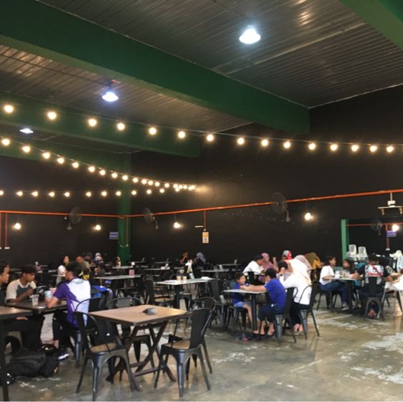 A viral and cheap western food cafe!
