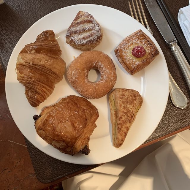 文華餅店自家出品麵包｜快船廊