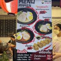 Street food ต้องจัด ราเมนราคาหลักสิบ พิกัดเจพี 🍜