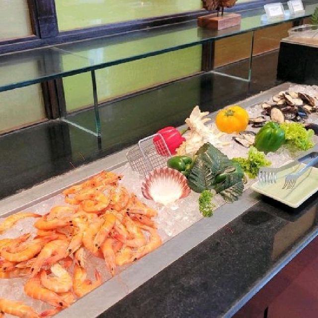 Delicious lunch buffet at Brasserie Silom
