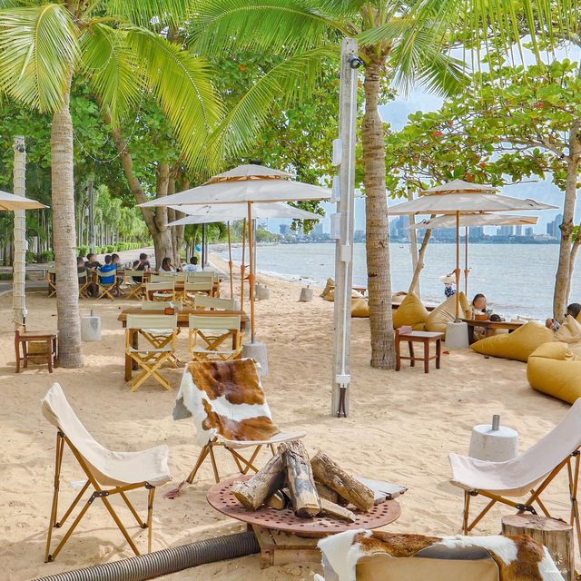 ชิลล์เอาท์พัทยา! บีชคาเฟ่ริมหาดกระทิงลาย สวยมาก