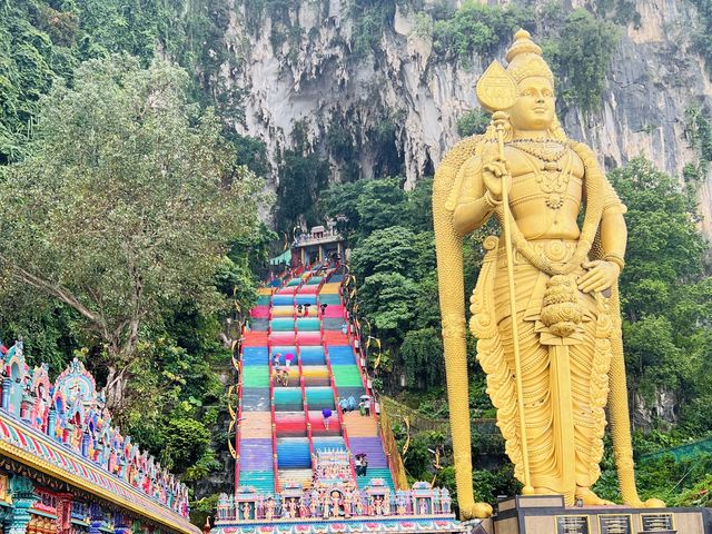 Vibrant Colours of Kuala Lumpur’s Batu Caves 