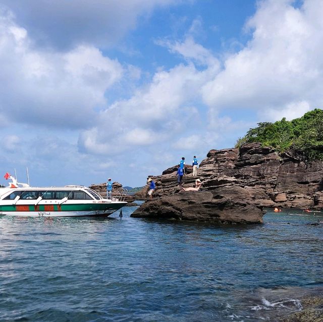 And Buom Island 