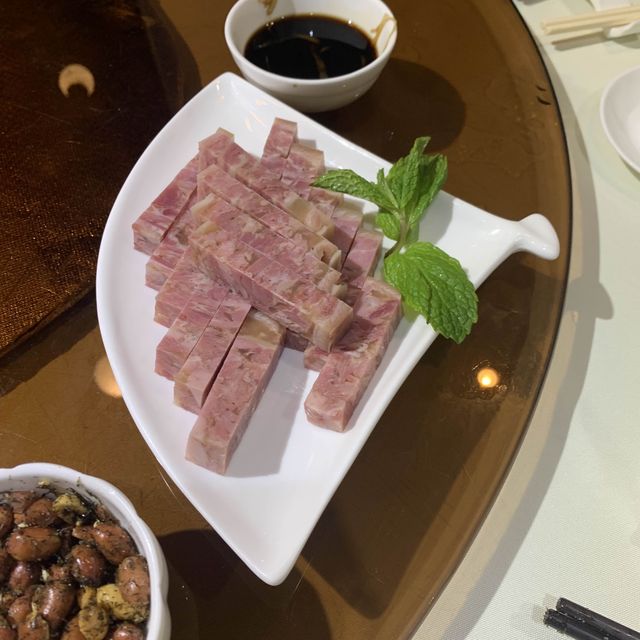 正宗上海菜 ~ 滬江飯店 正宗上海菜 ~ 滬江飯店