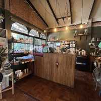 Mee boon eatery ในหมู่บ้าน