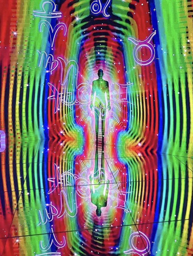 山頂特色光影展💡