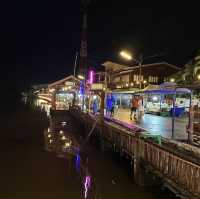 หลาดริมคลองหัวไทร