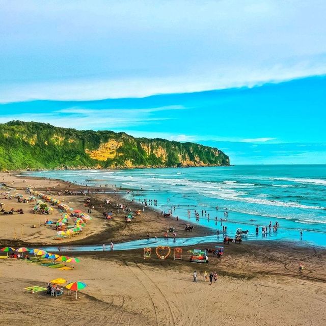 PARANGTRITIS BEACH