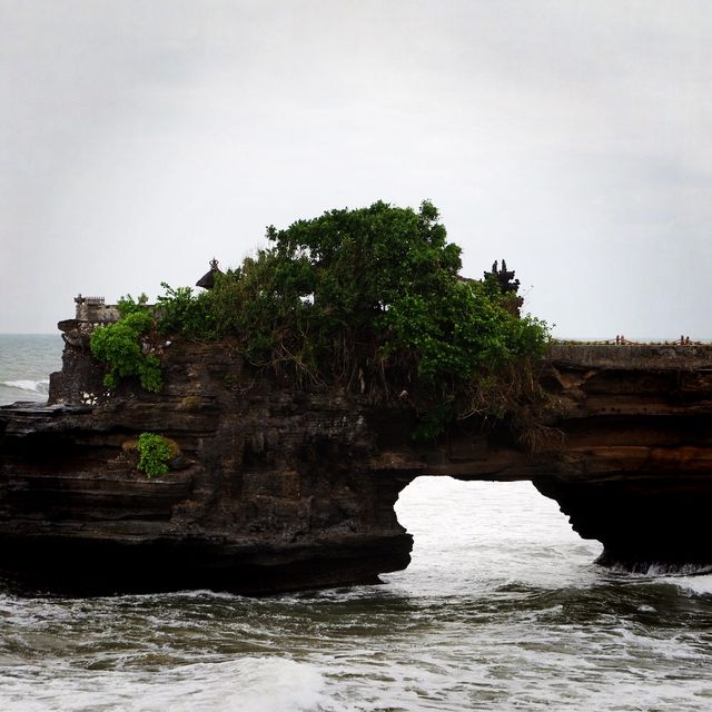 วิหารทานาต์ลอต (Pura Tanah Lot)