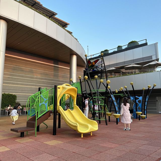 山頂廣場戶外兒童公園