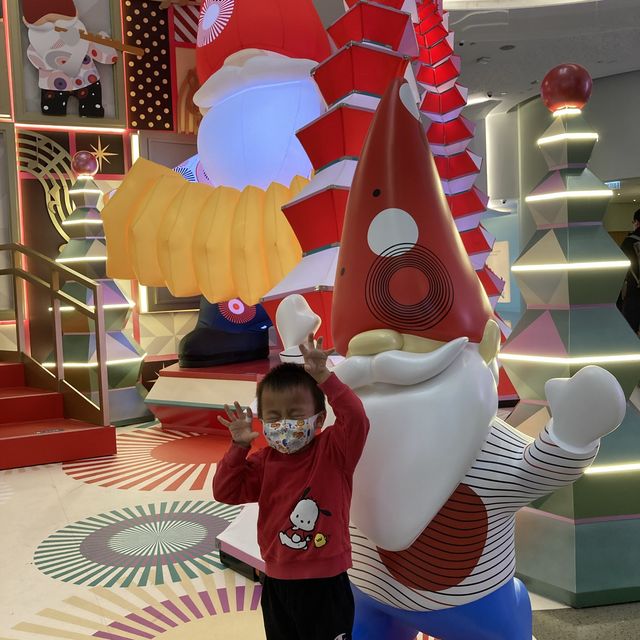 《炫彩管樂花園🎺 & 巨型聖誕手風琴拱門🎅🏻@希慎廣場》
