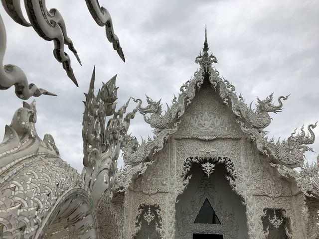 Wat Rong Khun - White Temple