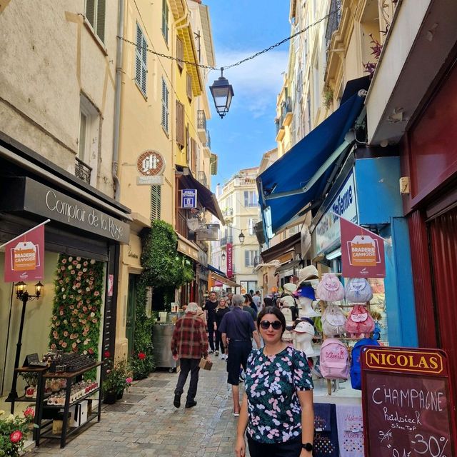 Shop on Antibes Street and Meynadier Street