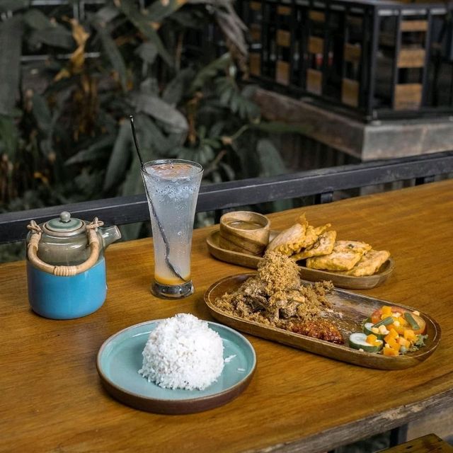 NARUNA SPACE CAFE SALATIGA