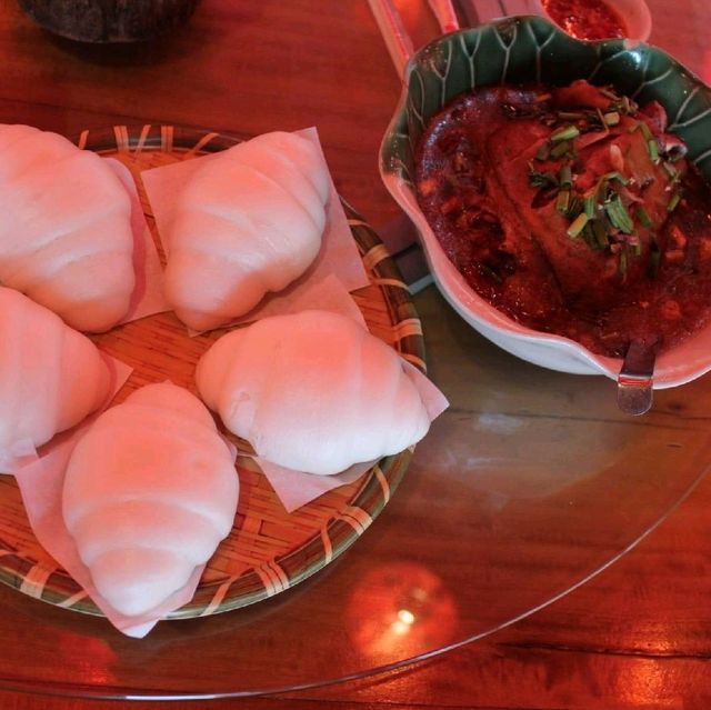 จิบชา​ ล่องแพ​ บ้านรักไทย