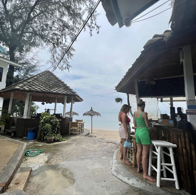 Tiki beach พะงัน ที่พักหลักร้อย ติดชายหาด