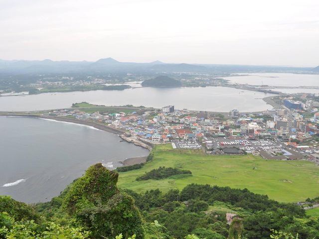 濟州島登上城山日出峰 濟州島登上城山日出峰