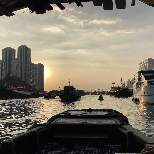 《香港仔住家艇參觀 👀+ 舢舨體驗語音導賞團🎧》
