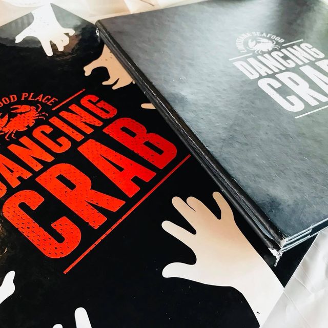 Dancing Crab🦀🦀🦀…in Town