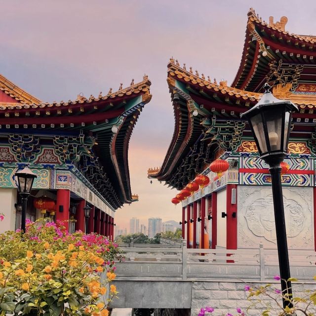 細水長流群山環抱幽靜恬淡｜西方寺