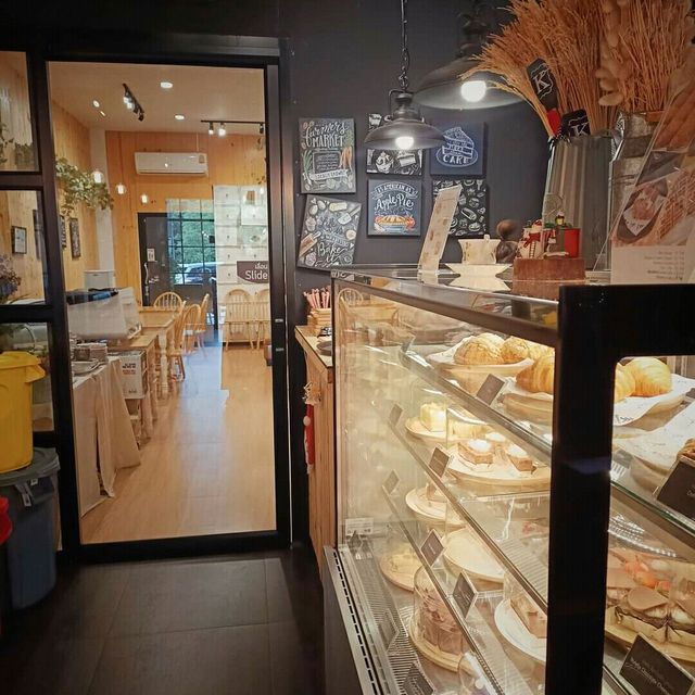 Sprucy Cafe & Bakery