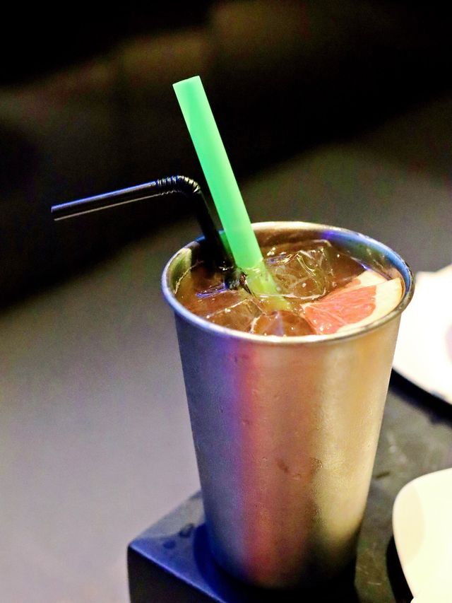 中環獨有鯊魚酒吧!食飽先暢飲!  平時去酒吧都黑麻麻, 今次呢間酒吧好特別,有鯊魚BB陪你一齊飲 唔喺剩喺 #IKEA 先有鯊魚㗎🤣 中環Bloop Shisha Lounge 都有鯊魚BB 細細條 中環獨有鯊魚酒吧!食飽先暢飲!  平時去酒吧都黑麻麻, 今次呢間酒吧好特別,有鯊魚BB陪你一齊飲 唔喺剩喺 #IKEA 先有鯊魚㗎🤣 中環Bloop Shisha Lounge 都有鯊魚BB 細細條
