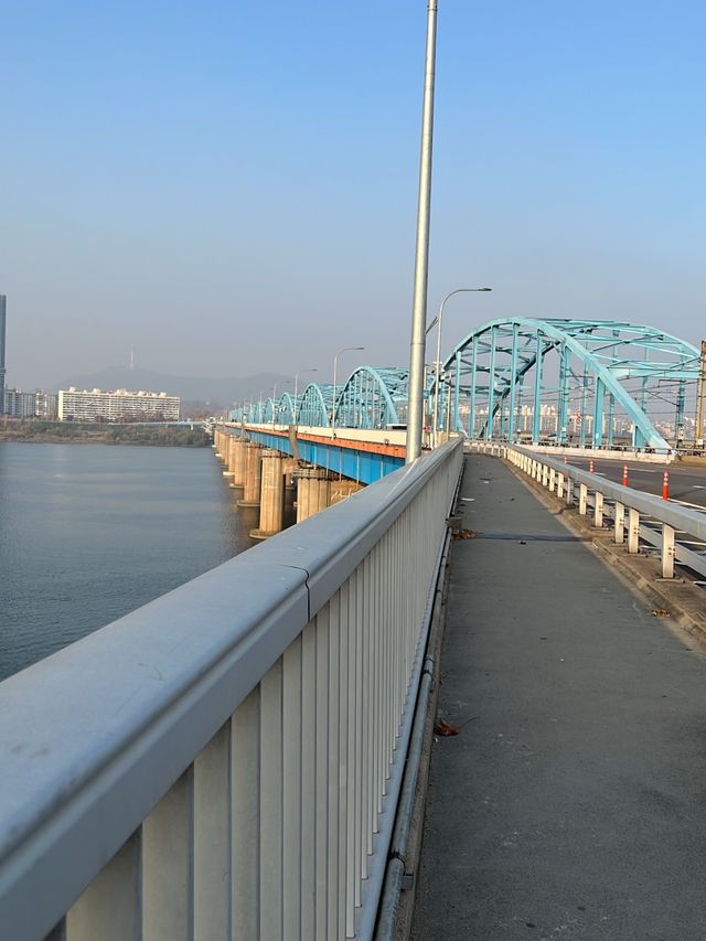 Autumn landscape of Dongjak Bridge