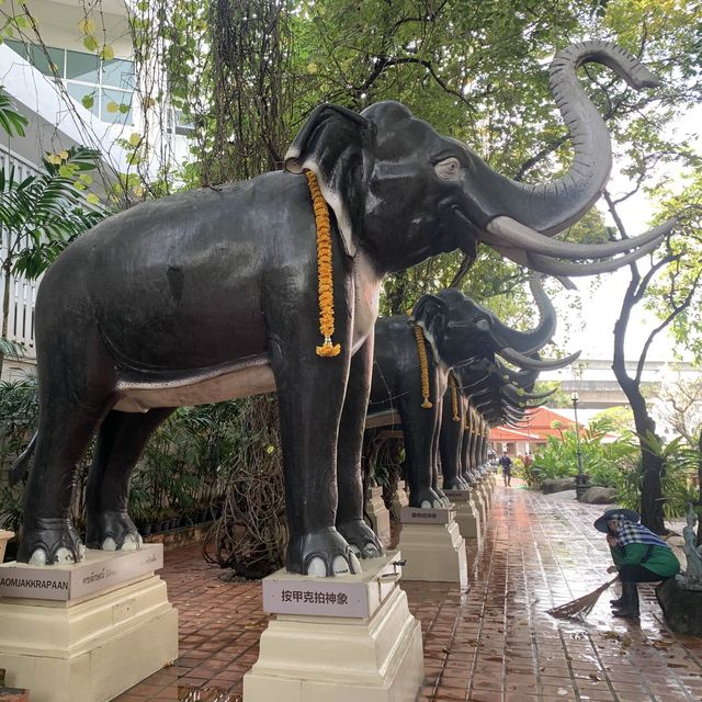 Unique Architecture near Chang Erawan Station 🐘