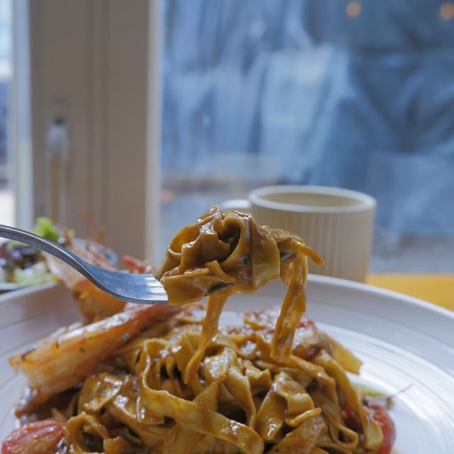 中環樓上家居Cafe，招牌虎蝦意粉夠濃郁 