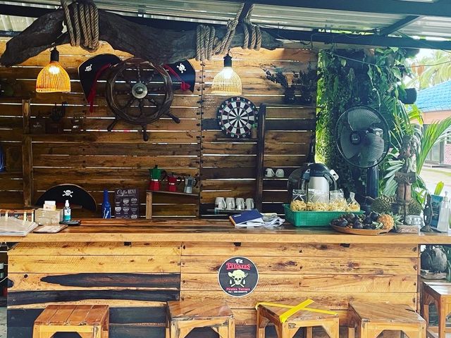 Pirates Ter อาหารอร่อยริมทะเลทุ่งวัวแล่น