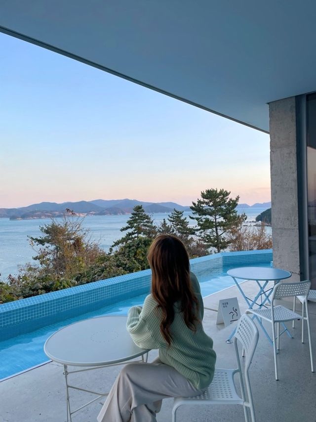 통영에서 오션뷰를 한눈에 담을 수 있는 핫플카페 ‘클라우드힐’