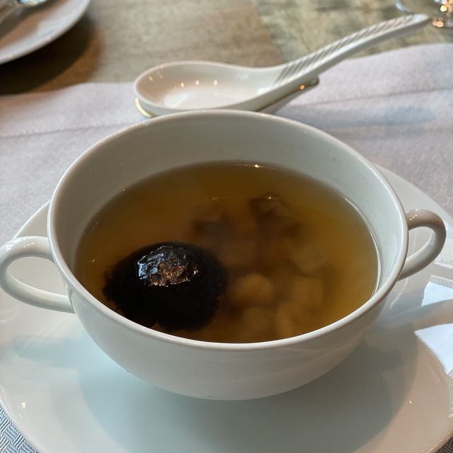 Cantonese fine dining in Hong Kong