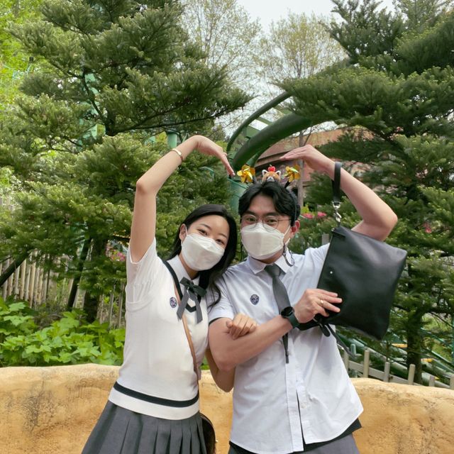 30대에 이룬 내 버킷리스트! 애인이랑 교복입고 놀이동산가기