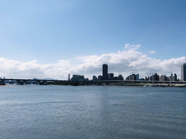 晴空萬里好心情☀️💯大稻埕碼頭貨櫃市集
