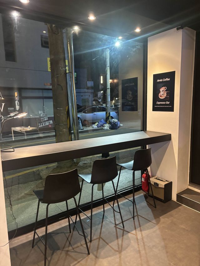 동명동 모던한 카페 추천,아비오