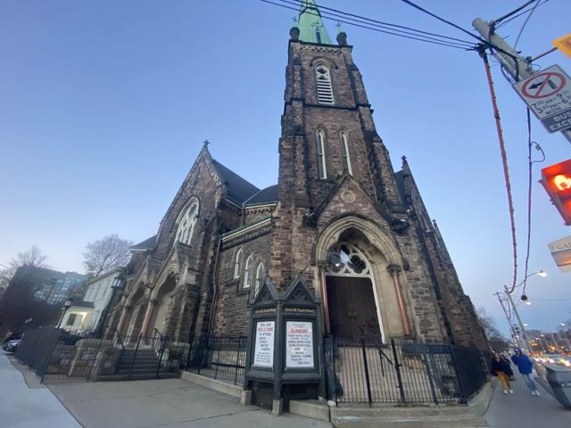 Diferrent Churches in one area Toronto 🇨🇦