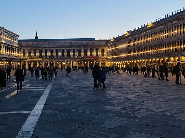 PIAZZA THAT CHARMS 🇮🇹✈️