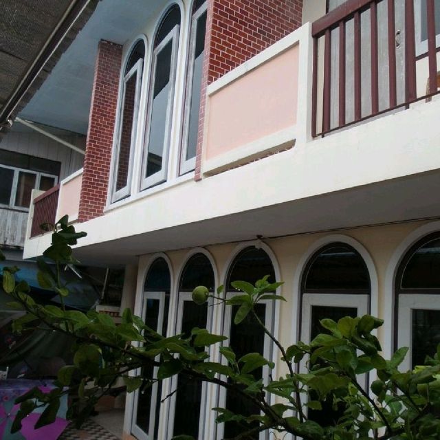 บ้านน้ำเชี่ยว