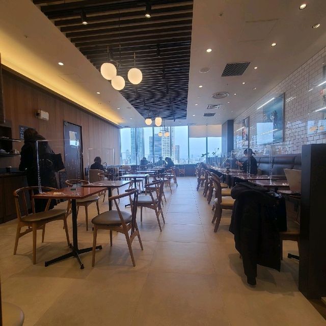 穴場スポットDAIMARU心斎橋【タリーズコーヒー KAIYODO】