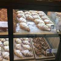 Au Croissant @ Waterway Point